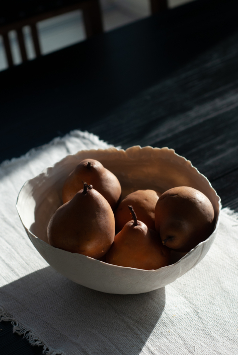Textpoterie_große Porzellanschale_handmodelliert_auch als Obst-Salatschale verwendbar