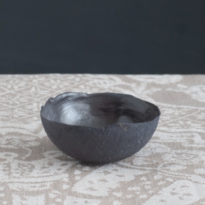 Kleine handgemachte Porzellanschale Jacquard Black mit Leinenprägung, Ø 9 cm