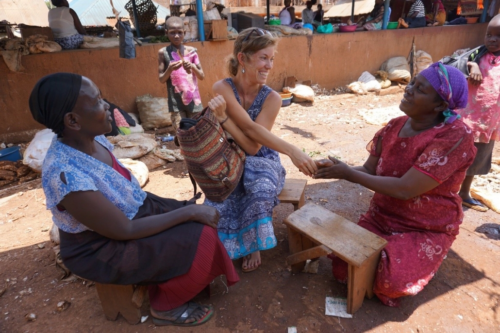 CAREamics- Porzellanschalen aus dem Mühlviertel helfen Frauen in Afrika - textpoterie - limited edition - nurturing uganda - mikrokredite